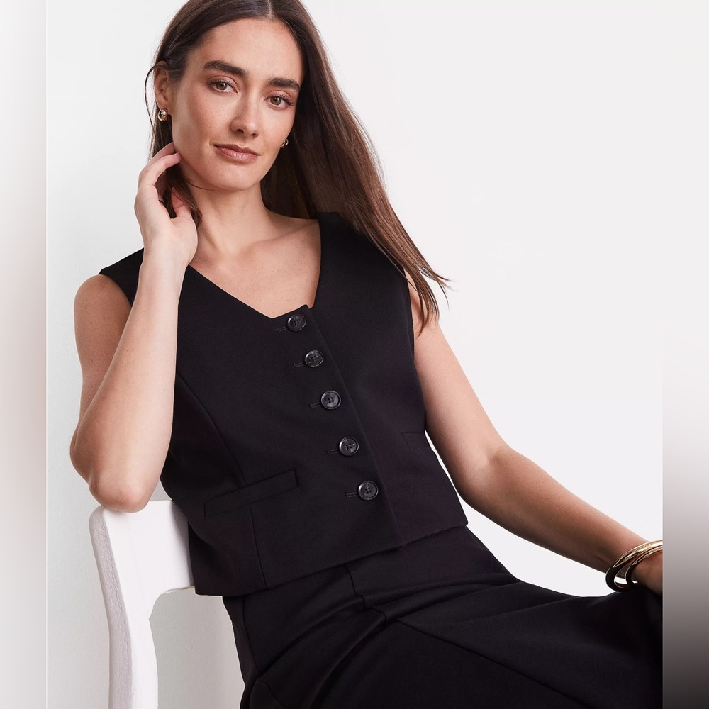NWT LOFT Versa Ponte Pocket Vest in Black